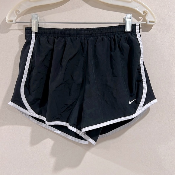 🔥Nike Black and White Athletic Shorts with Elastic Waistband🔥 - Picture 1 of 6